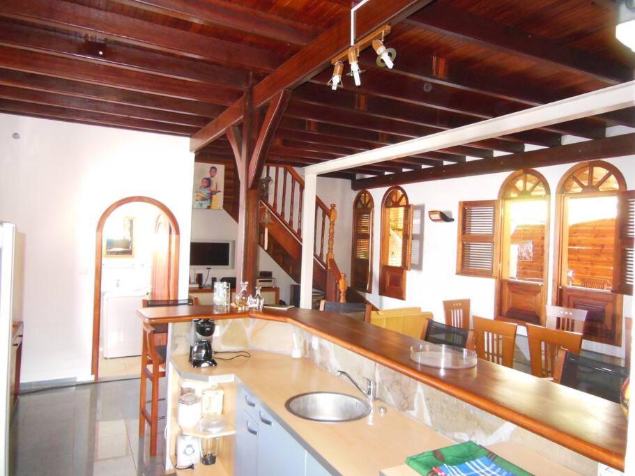 Maison Situee Dans Un Petit Village De Pecheur Le Carbet Buitenkant foto